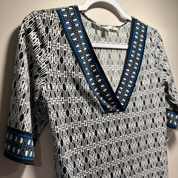 3x25* Max Studio V Neck 3/4 Sleeve Geometric Pattern Top Cool, Soft & Stretchy S - Picture 8 of 16